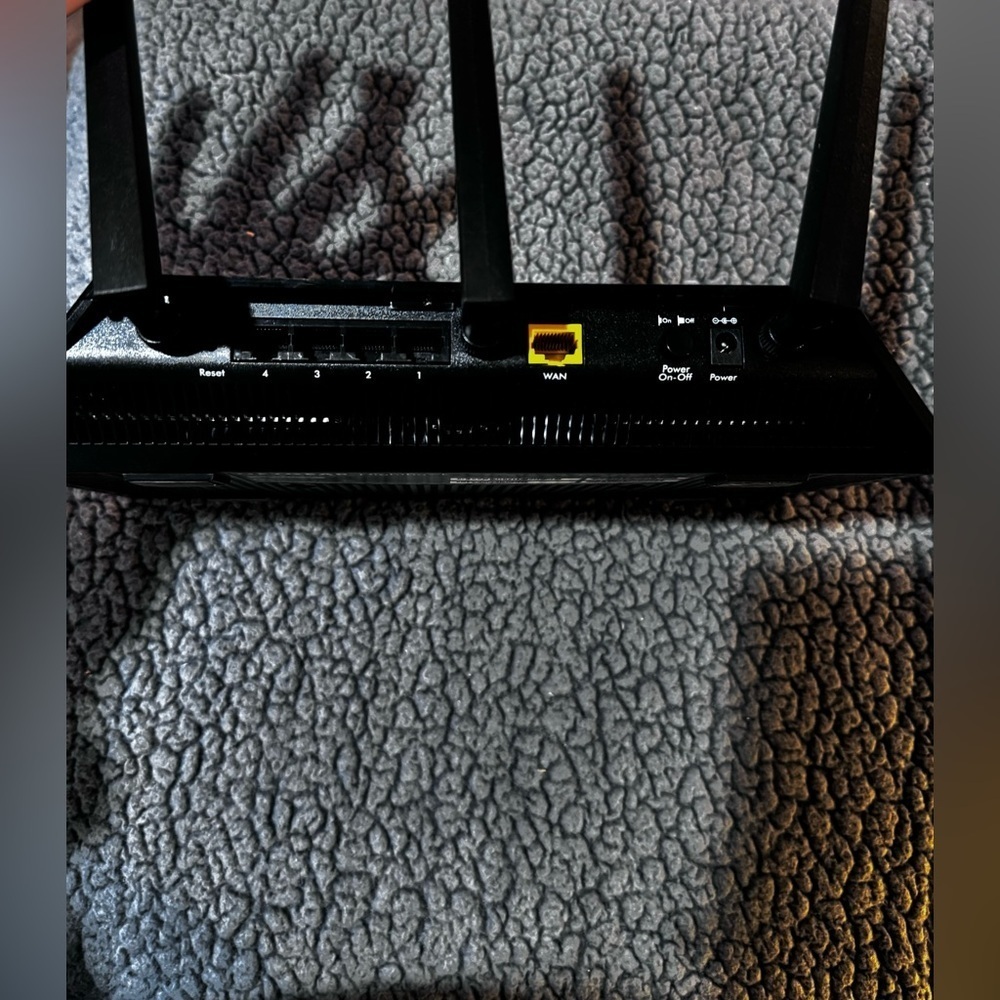 Netgear Router​​​​ - Picture 5 of 6